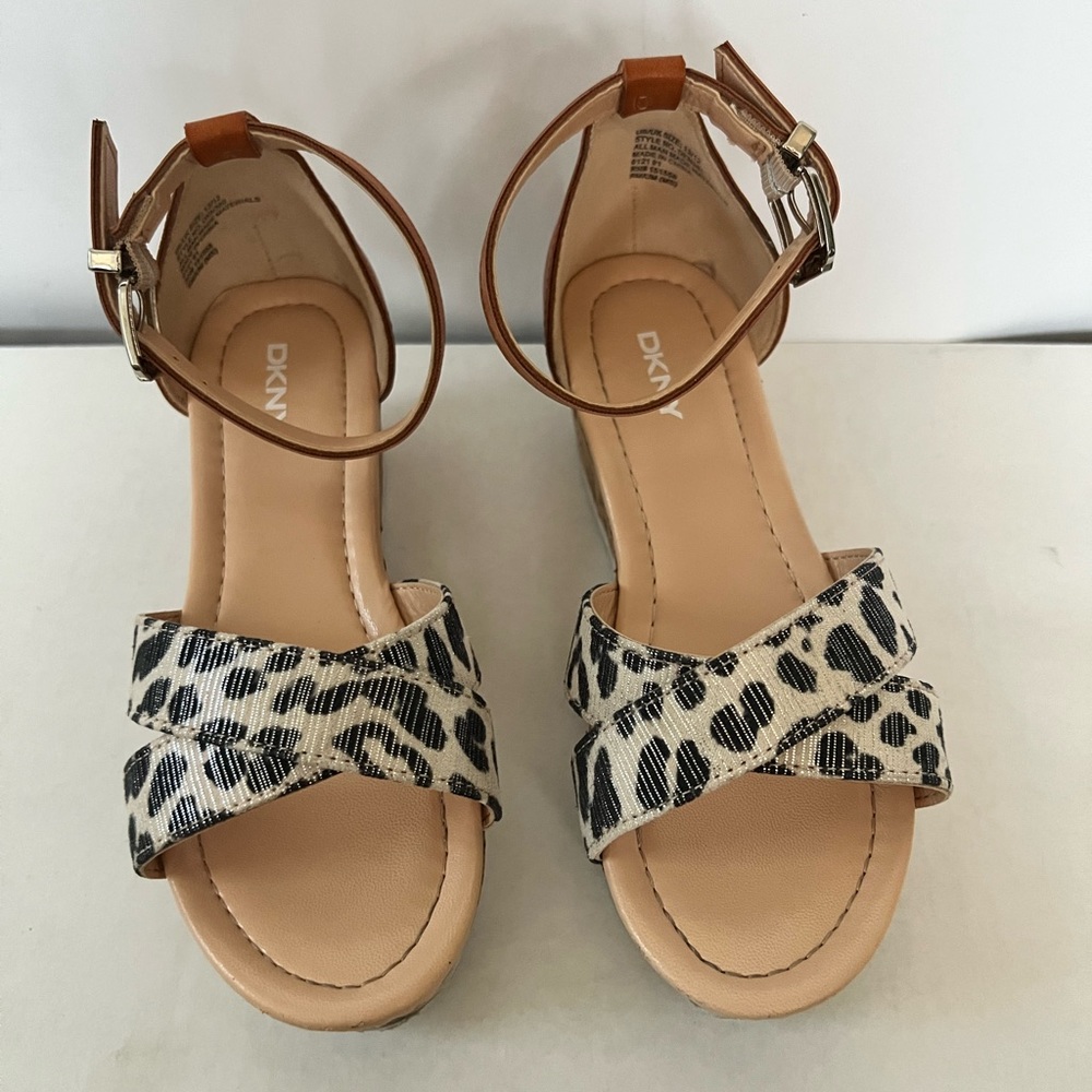 DKNY Girls Ashley Cross Trap Sandals In Summer Leopard Size 13
